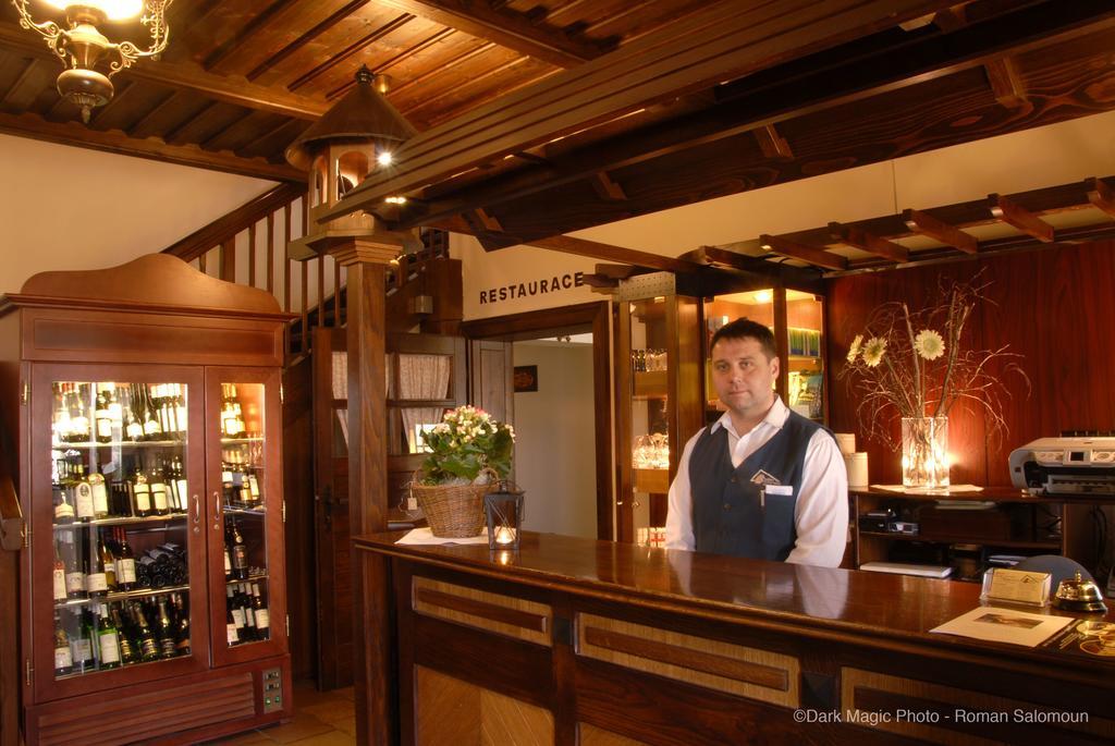 Koliba U Cerneho Medveda Hotel Zlin Ngoại thất bức ảnh