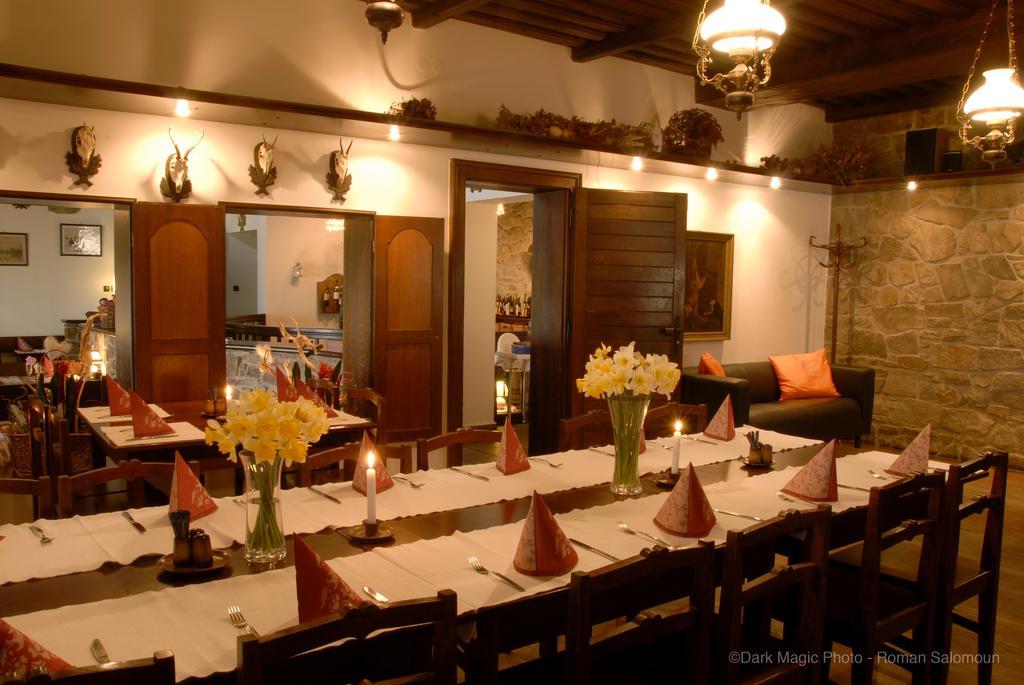 Koliba U Cerneho Medveda Hotel Zlin Ngoại thất bức ảnh