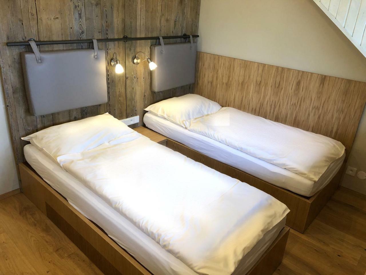 Koliba U Cerneho Medveda Hotel Zlin Ngoại thất bức ảnh