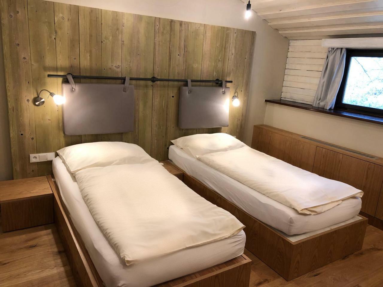 Koliba U Cerneho Medveda Hotel Zlin Ngoại thất bức ảnh
